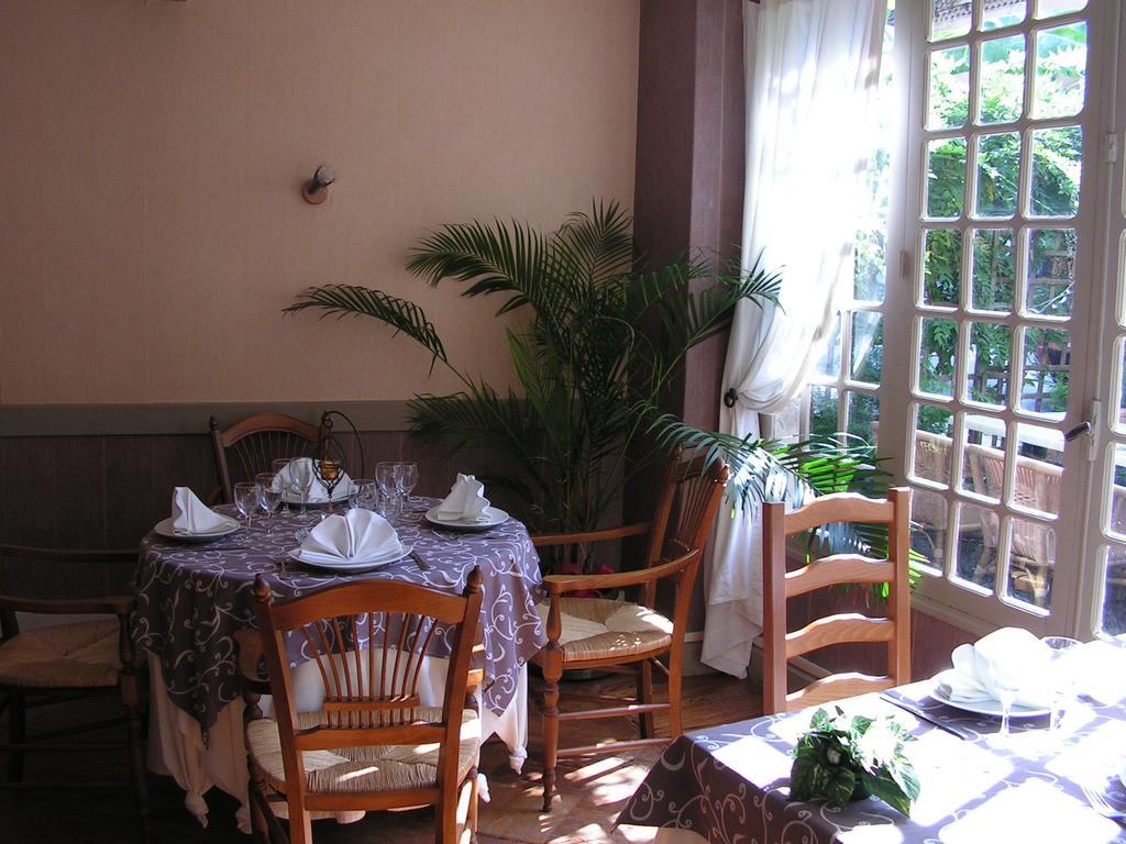 Hotel Restaurant Henri IV Eauze Exterior foto